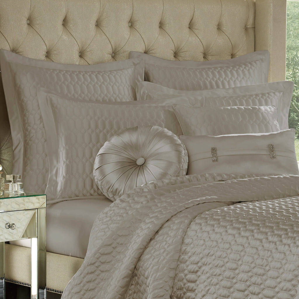 Silver King Coverlet D127693