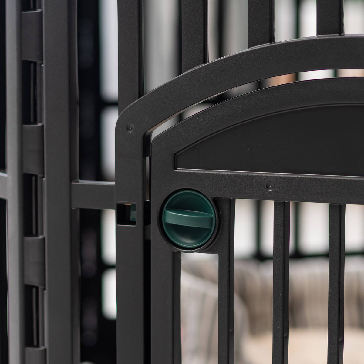 8 Panel Plastic Playpen, Hunter Green - Black O669597
