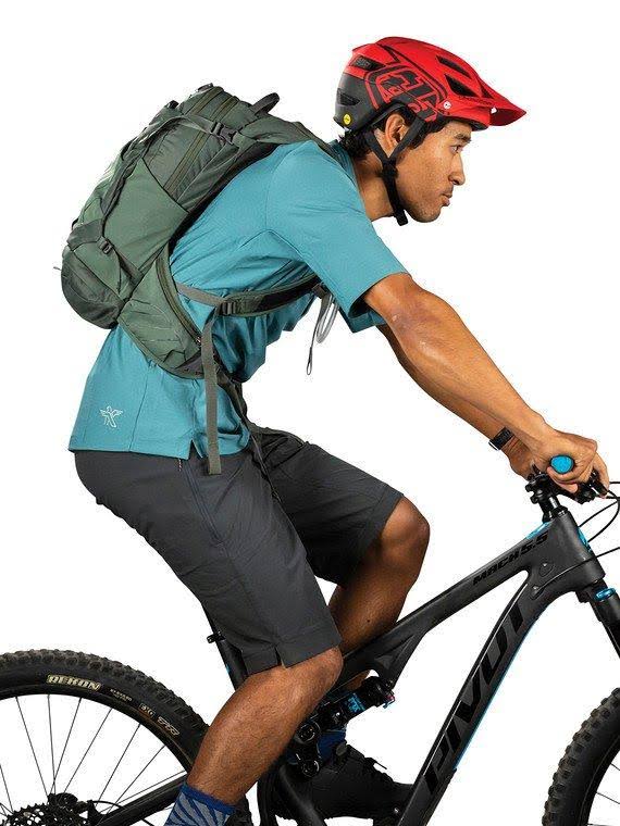 Cedar Green Hydration Pack Y24589