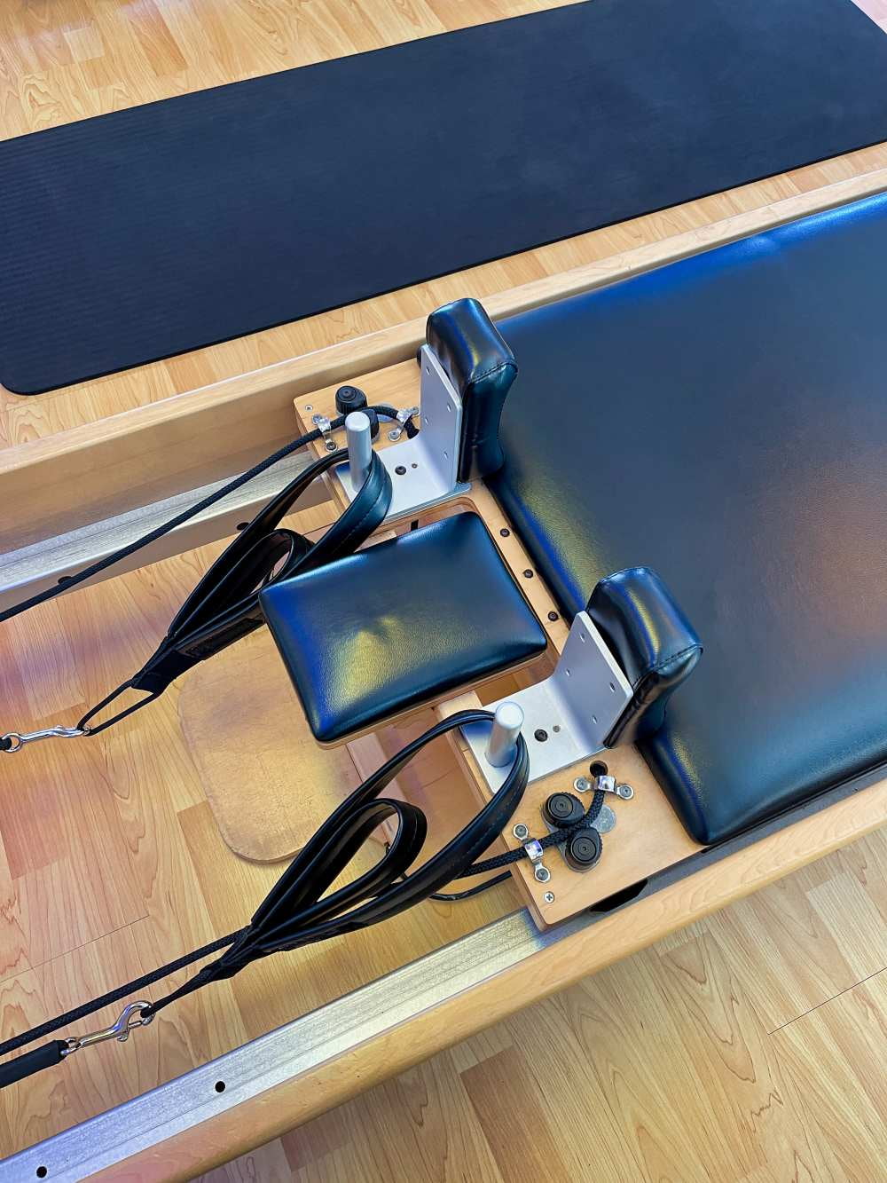 Foldable Wood Pilates Reformer Machine Z64137