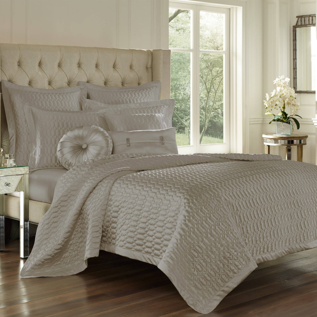 Silver King Coverlet D127693